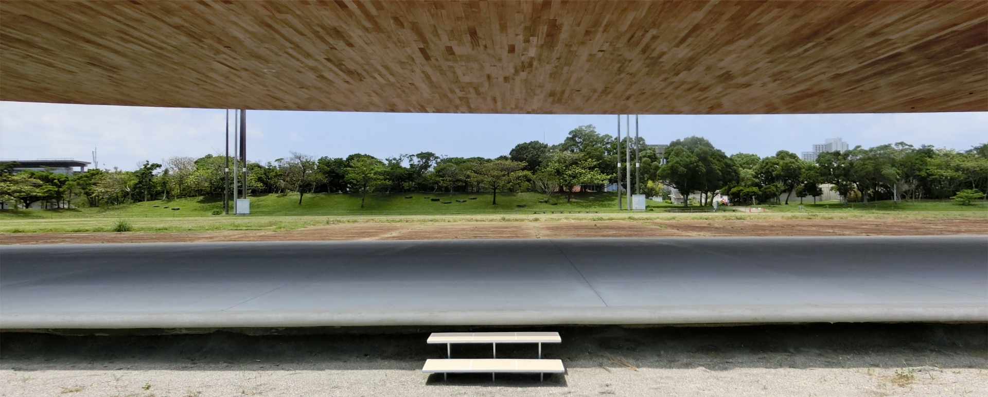 建築設計事例 沖縄県総合運動公園 サッカー・ラグビー場 蹴球場 クラブハウス ピロティ